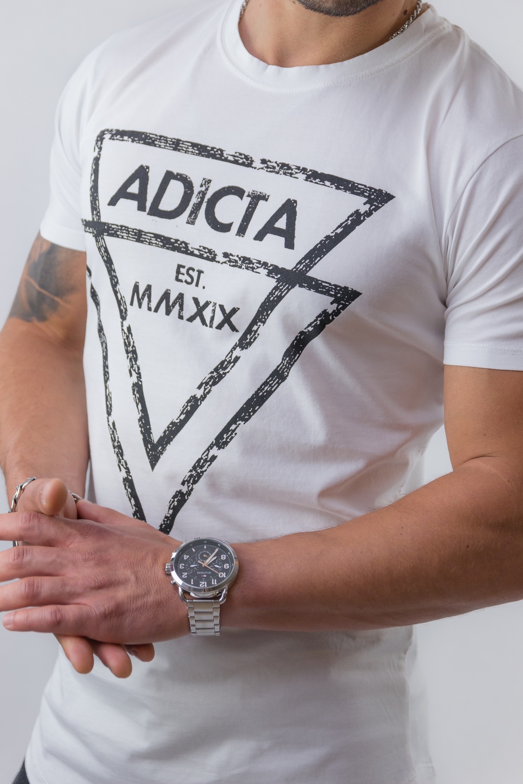 Triangles Adicta